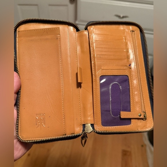 Tusk New York Navy Blue Leather Madison Double Zip Clutch 8"x5" - Picture 6 of 10